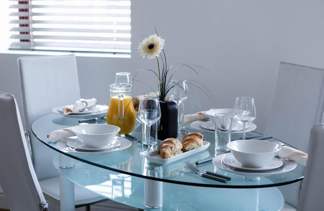 City Apartments By Elegance Living Петербург Номер фото